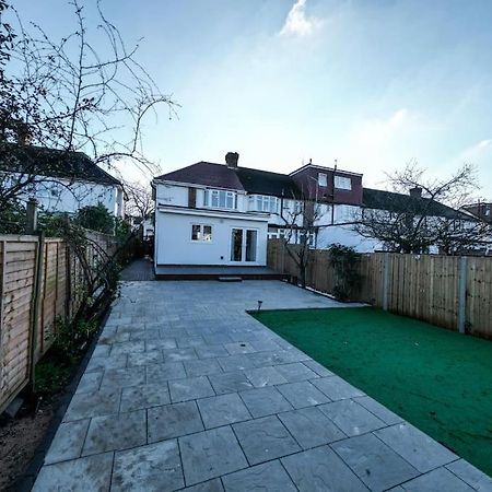 Homely & Peaceful Living Space Morden  Extérieur photo